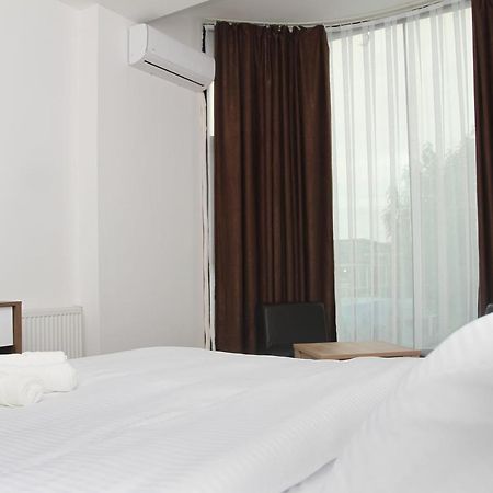 Hotel Andalus スコピエ エクステリア 写真