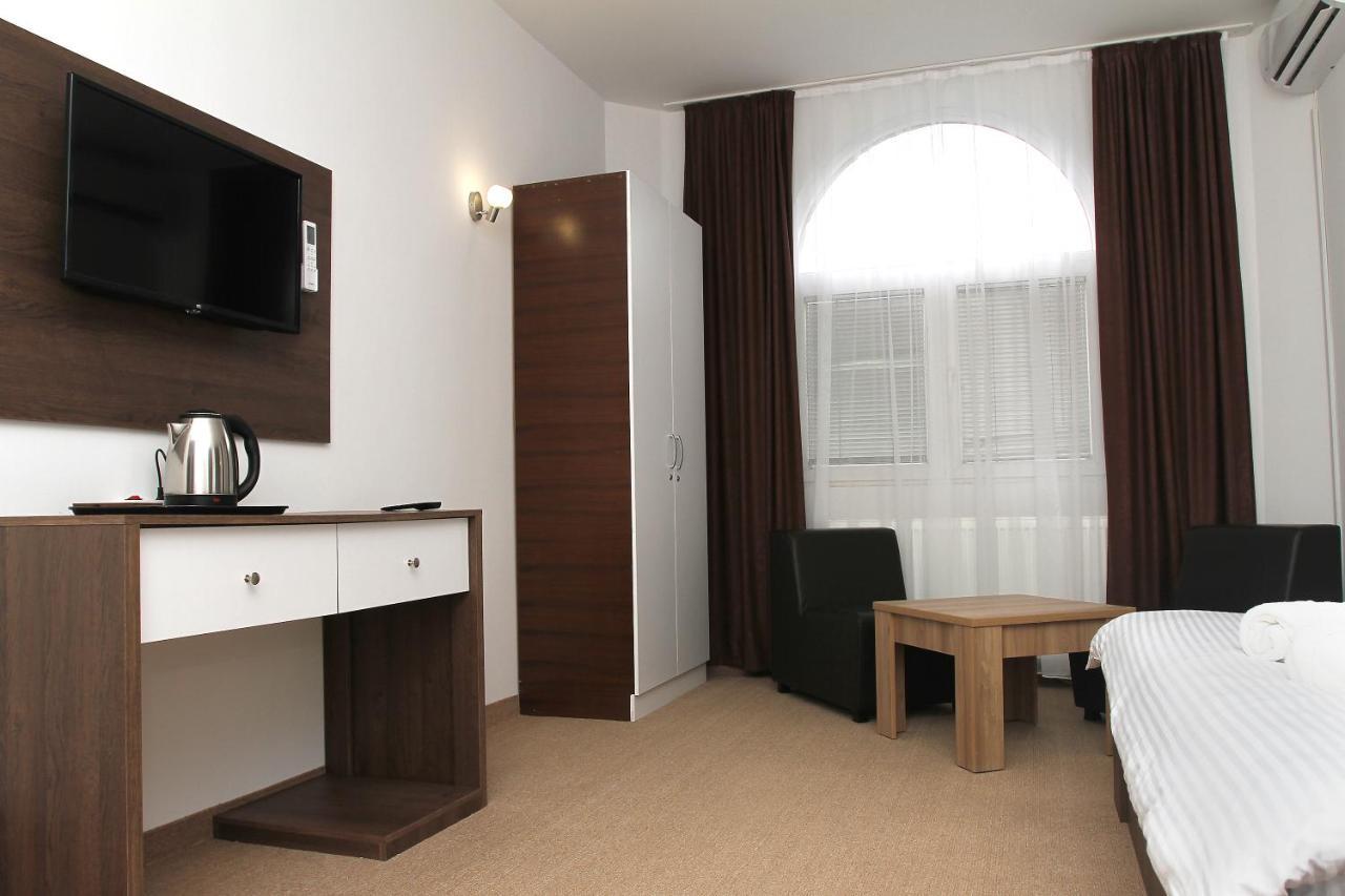 Hotel Andalus スコピエ エクステリア 写真