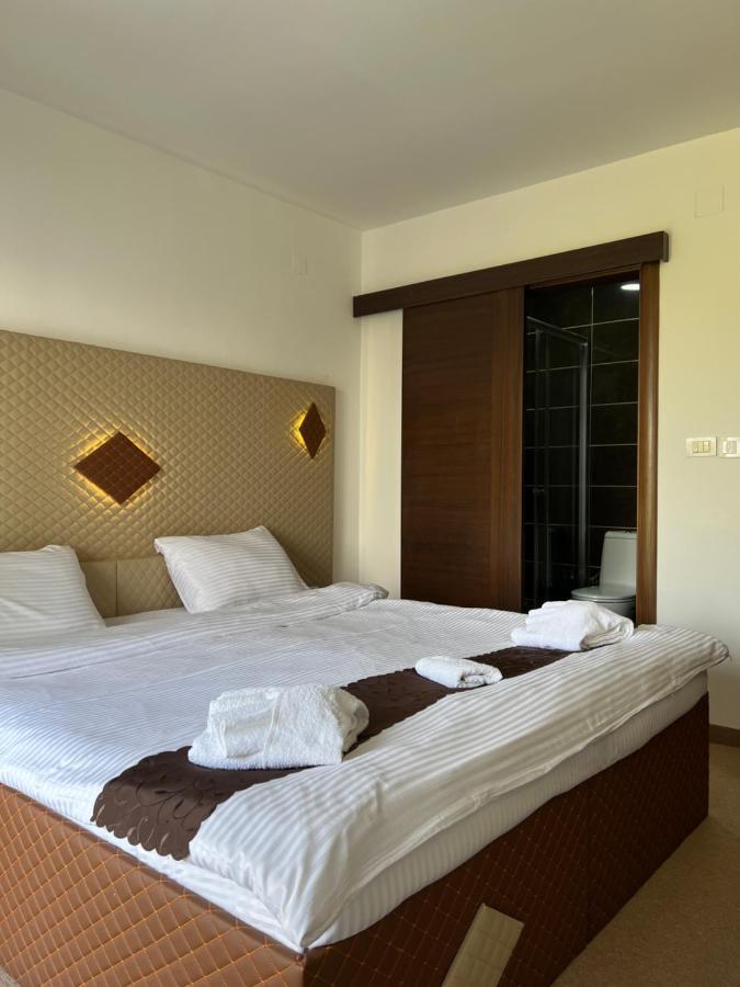 Hotel Andalus スコピエ エクステリア 写真